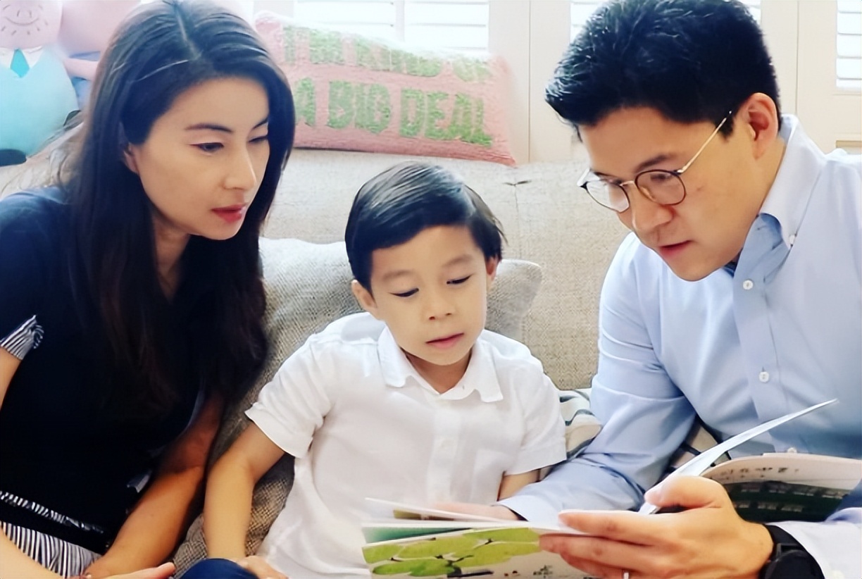 港媒曝霍启刚昏迷住院！进ICU脑部动手术，郭晶晶日夜守在床边