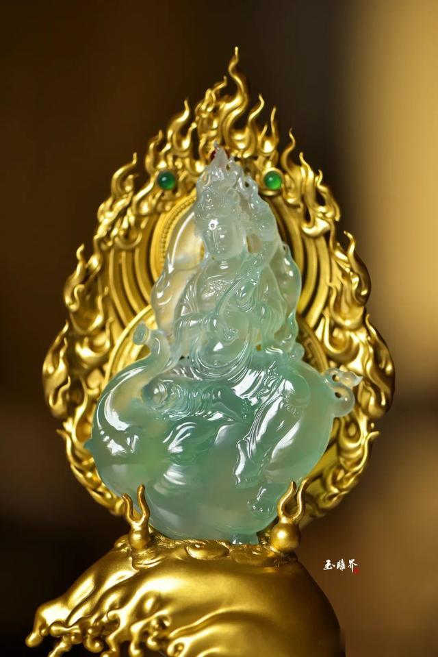 翡翠|晴到透心凉！翡翠天空之蓝，雕刻之美