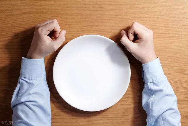 饮食 长时间不吃晚饭的人，后来都怎么样了？这6种后果，吓人一跳