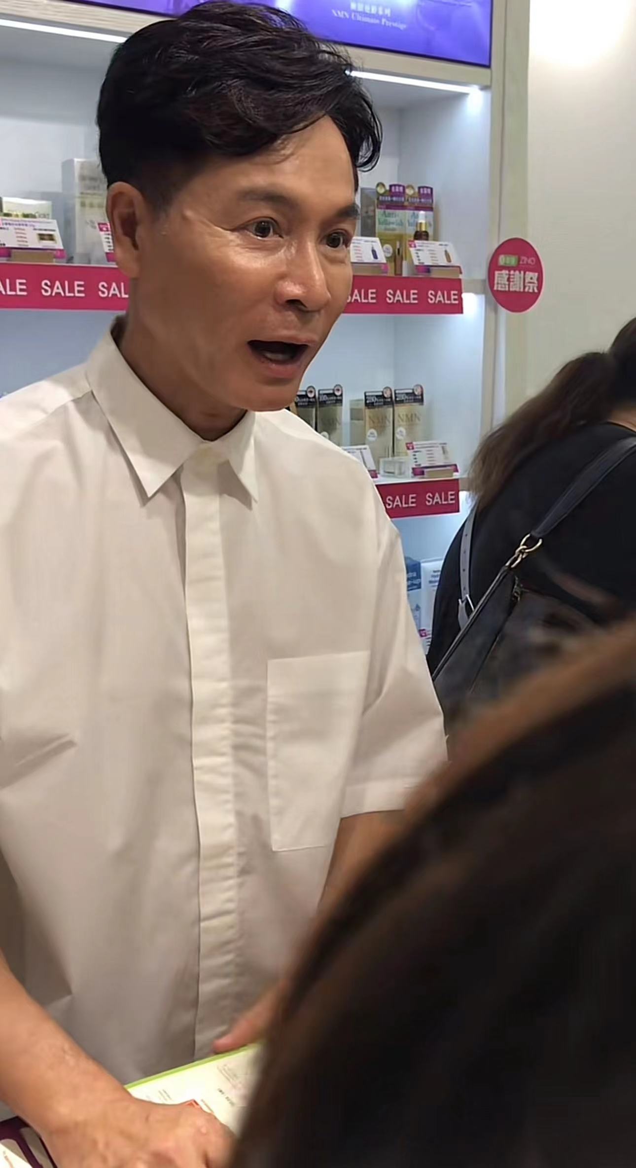 郭晋安|TVB视帝近照大变样!面部僵硬似蜡像,开17家店卖保健品身家过亿