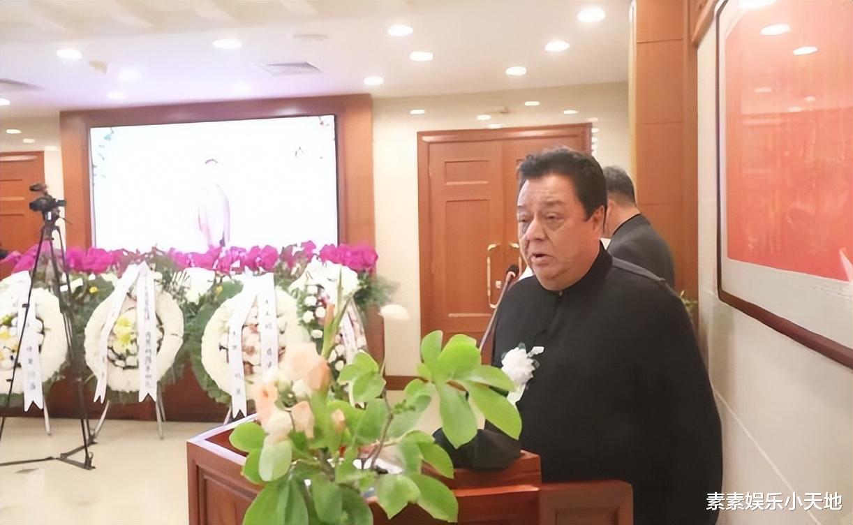 蔡明|李建华遗体告别仪式：德云社弟子无人到场，蔡明巩汉林泪洒现场