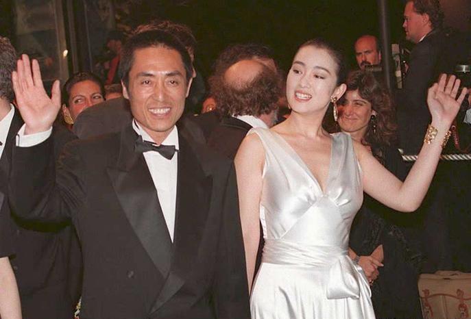 原形毕露!狐狸老了才是“老狐狸”,73岁的张艺谋“小心思”太多