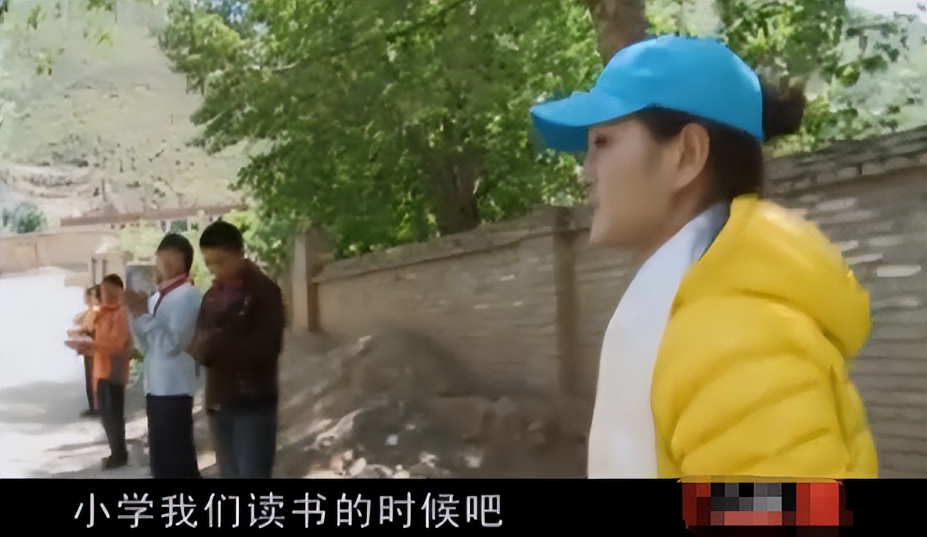 降央卓玛:因丈夫长太帅疯狂倒追,婚后生3胎,一家五口其乐融融