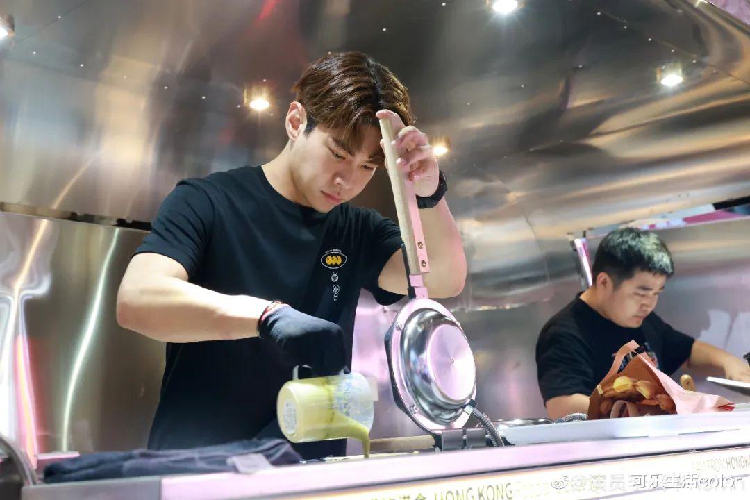 “虐待”连诗雅有发围？罗天宇开铺、唱歌、拍新剧，四处开花越捞越掂