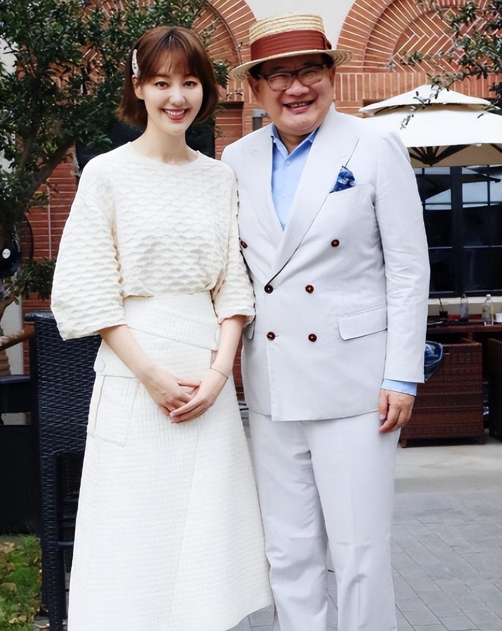 哑巴吃黄连!最美央视主持人“被辞”,后被爆是富豪小三