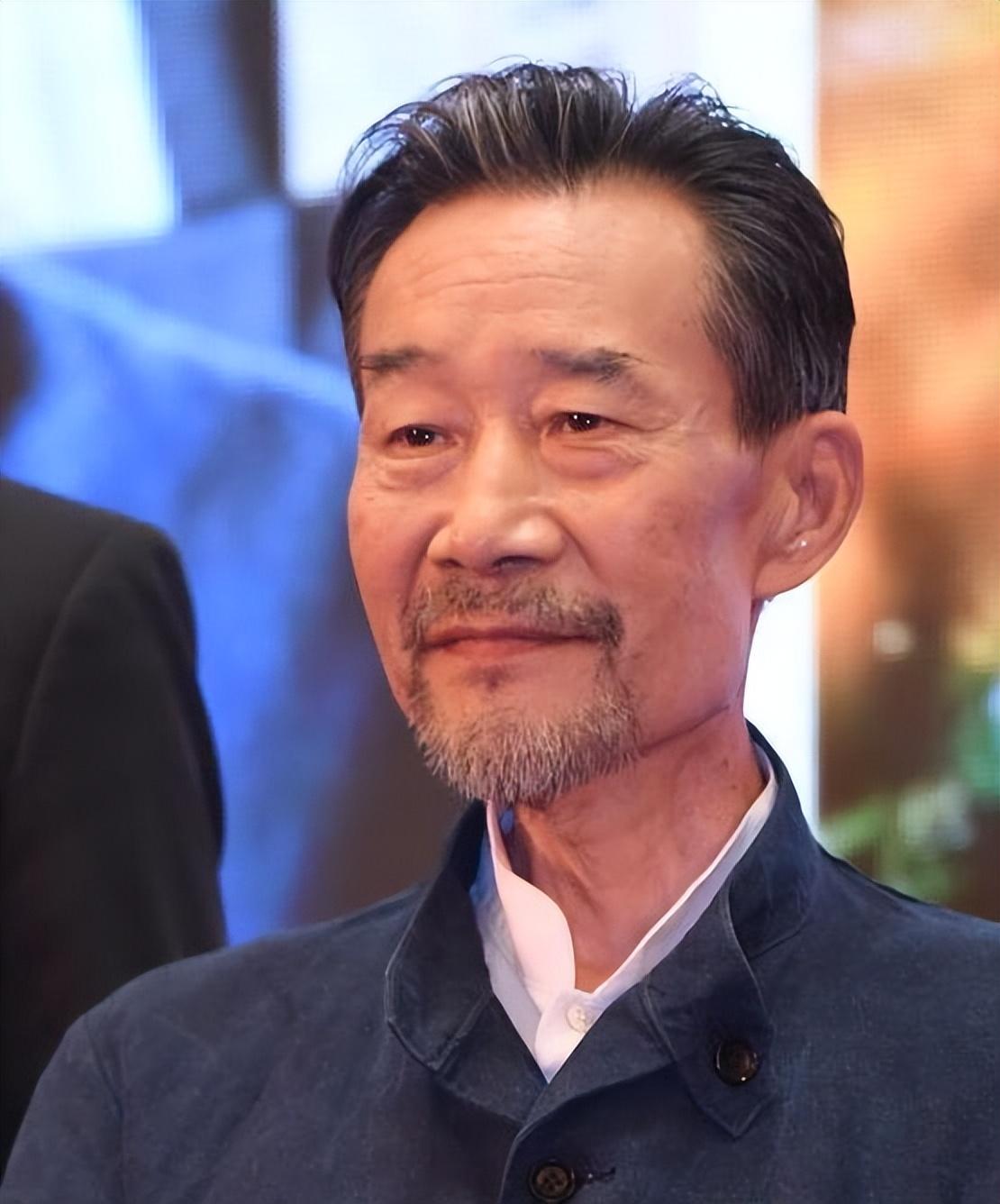 李雪健|刘德华上热搜，两个细节暴露真实修养，太谦卑