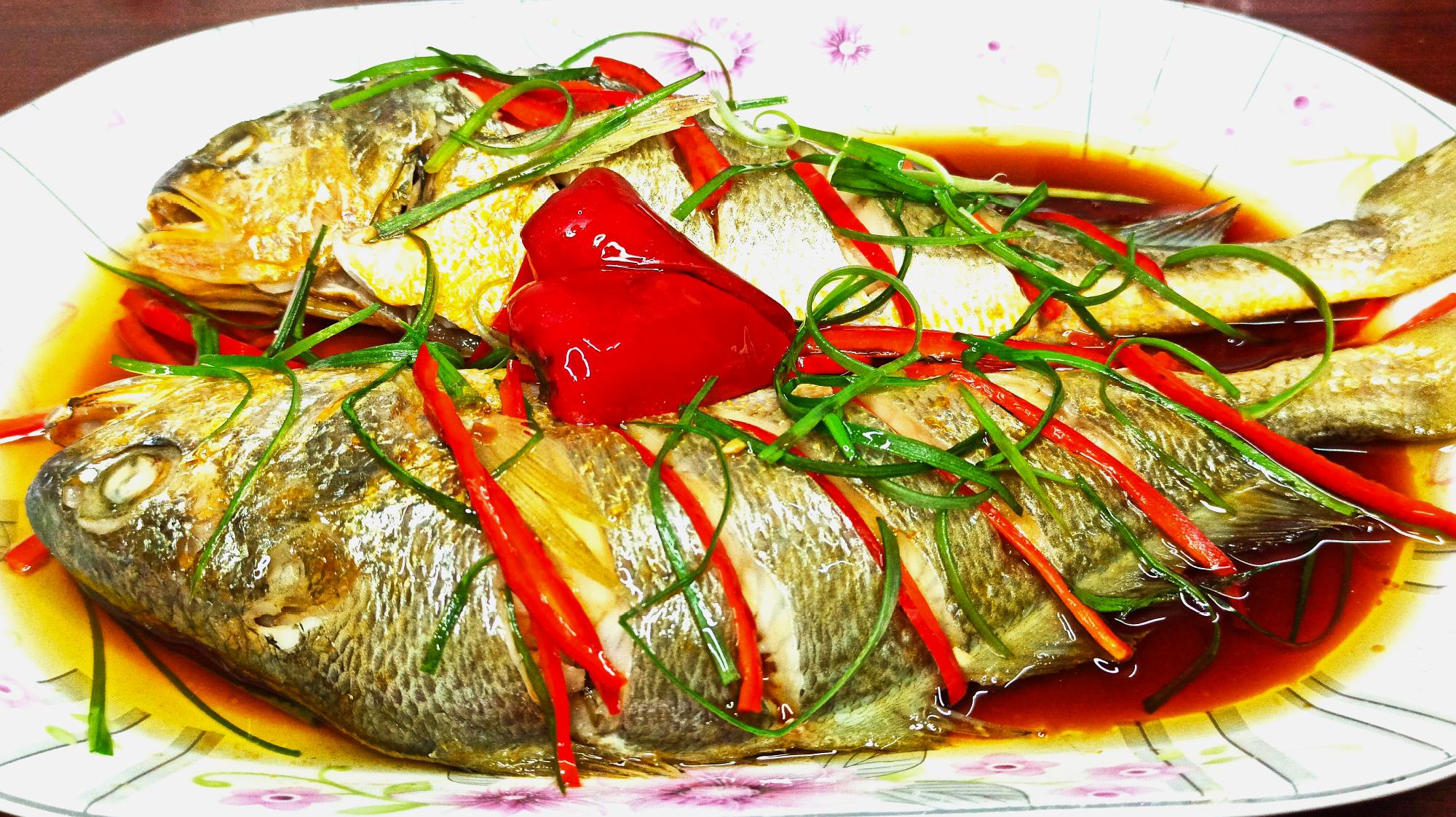 鲤鱼|“秋风起,鱼儿肥”,秋季常吃这5种鱼,滋补润燥,鲜嫩又肥美