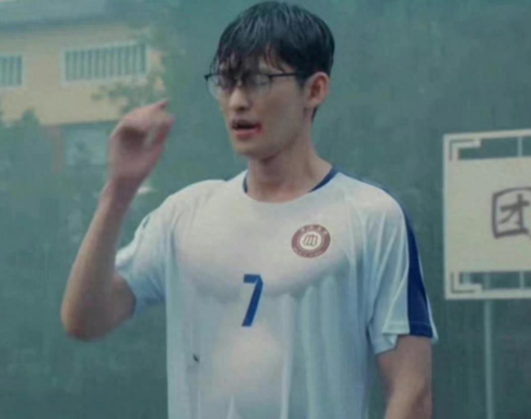 脸蛋精致,身材却一言难尽,这5位男艺人的真实身材,太辣眼睛了