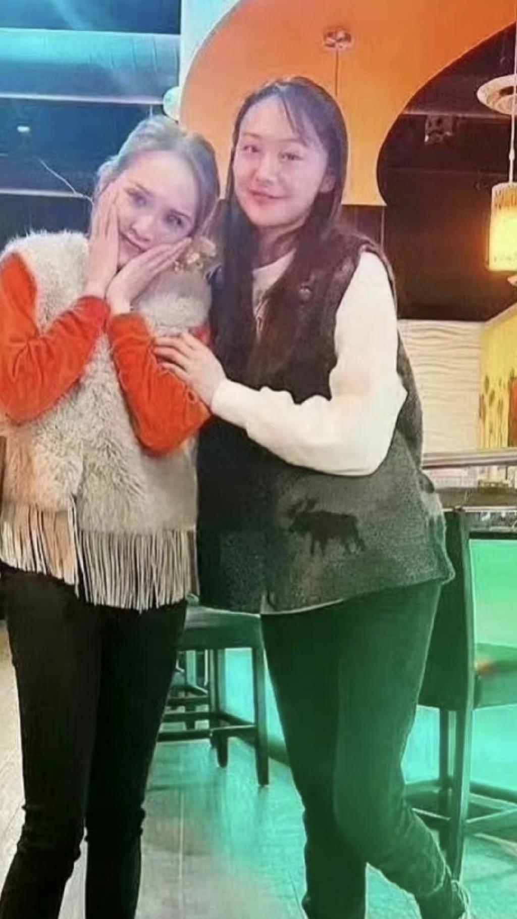 郑爽|郑爽近照胖太多,身材臃肿似大妈,在国外生活压力大导致脱发严重