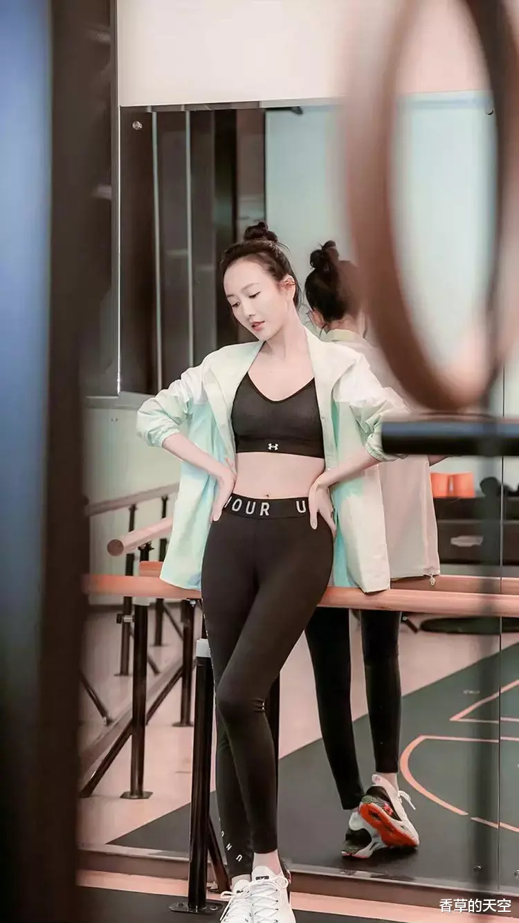 王鸥|以怀孕硬逼?王鸥倒贴德云社何九华,赔了婚戒又折兵?