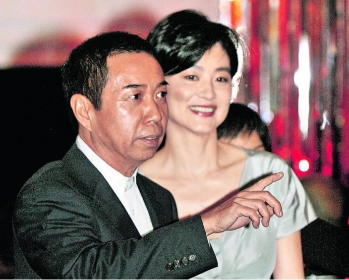 68岁林青霞婚变风波首露面!满脸微笑难掩憔悴,疑因第三者转正