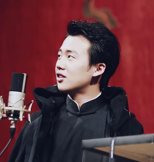 郭麒麟因伪善继母离开德云社?王慧真面目曝光,父子关系浮出水面