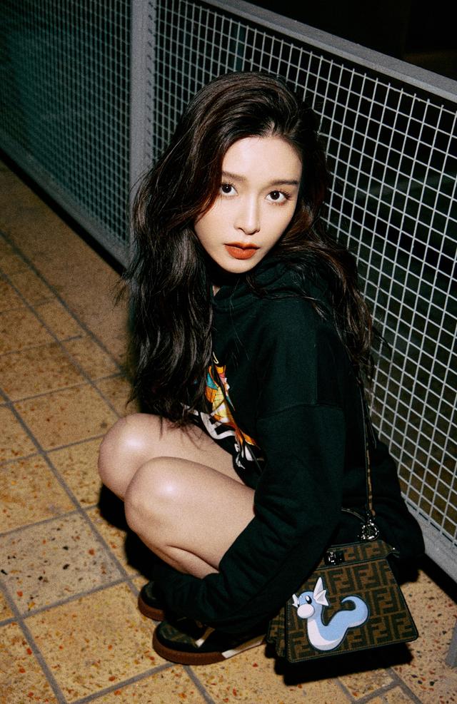 文咏珊夜色红唇妆