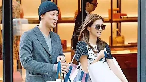 曝施伯雄难学林峯出钱养女友原因：收入不高，不想，领固定零花钱