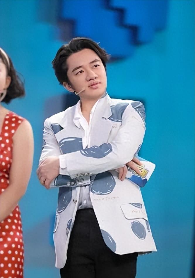 被丑男“糟蹋”的6位女明星，个个如花似玉，却鲜花插在牛粪上