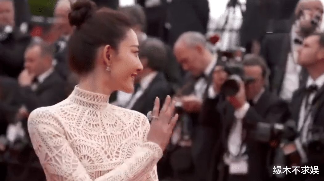 王丽坤|王丽坤事件后续:工作已暂停,过往被扒遭吐槽:心机装佛系!