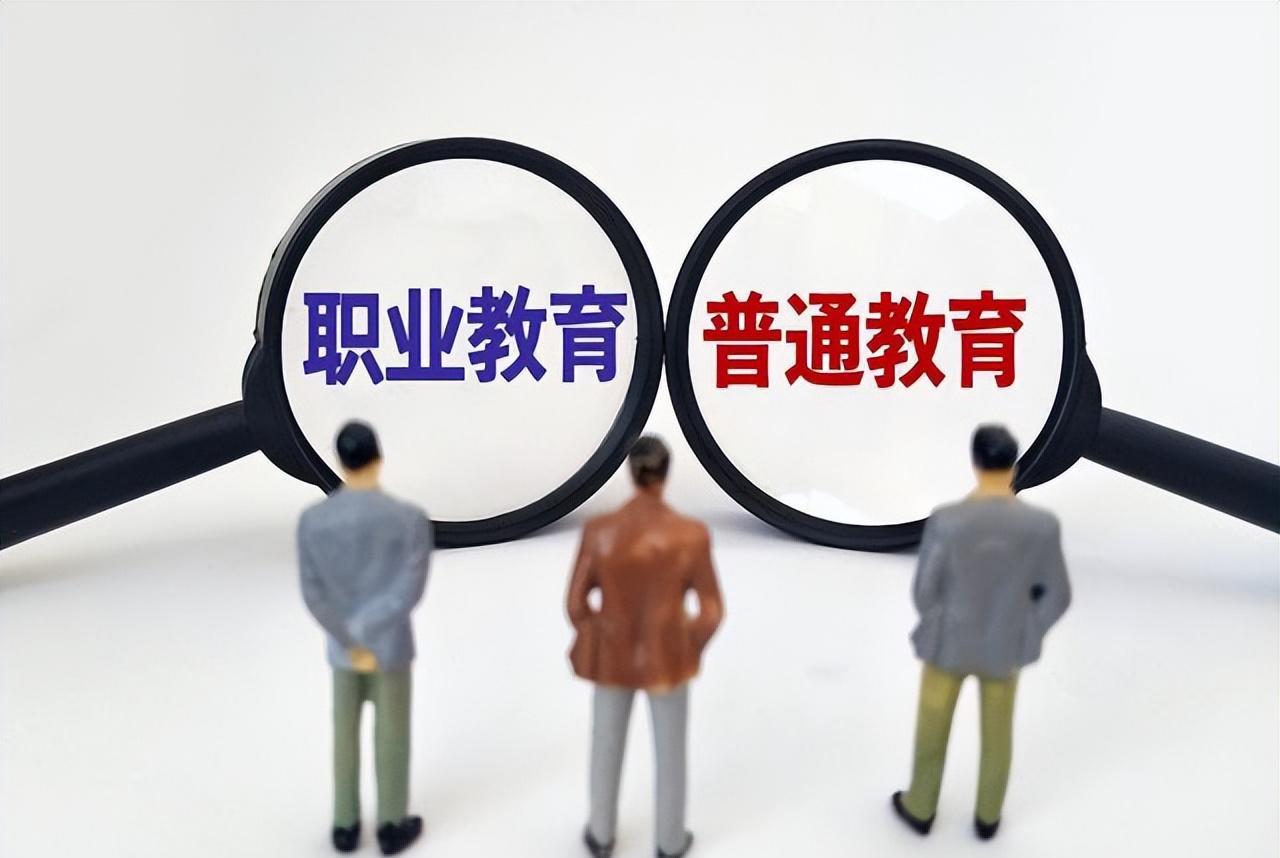 |中小学生教师招聘新规:撕开多少虚伪的遮羞布?引家长不满