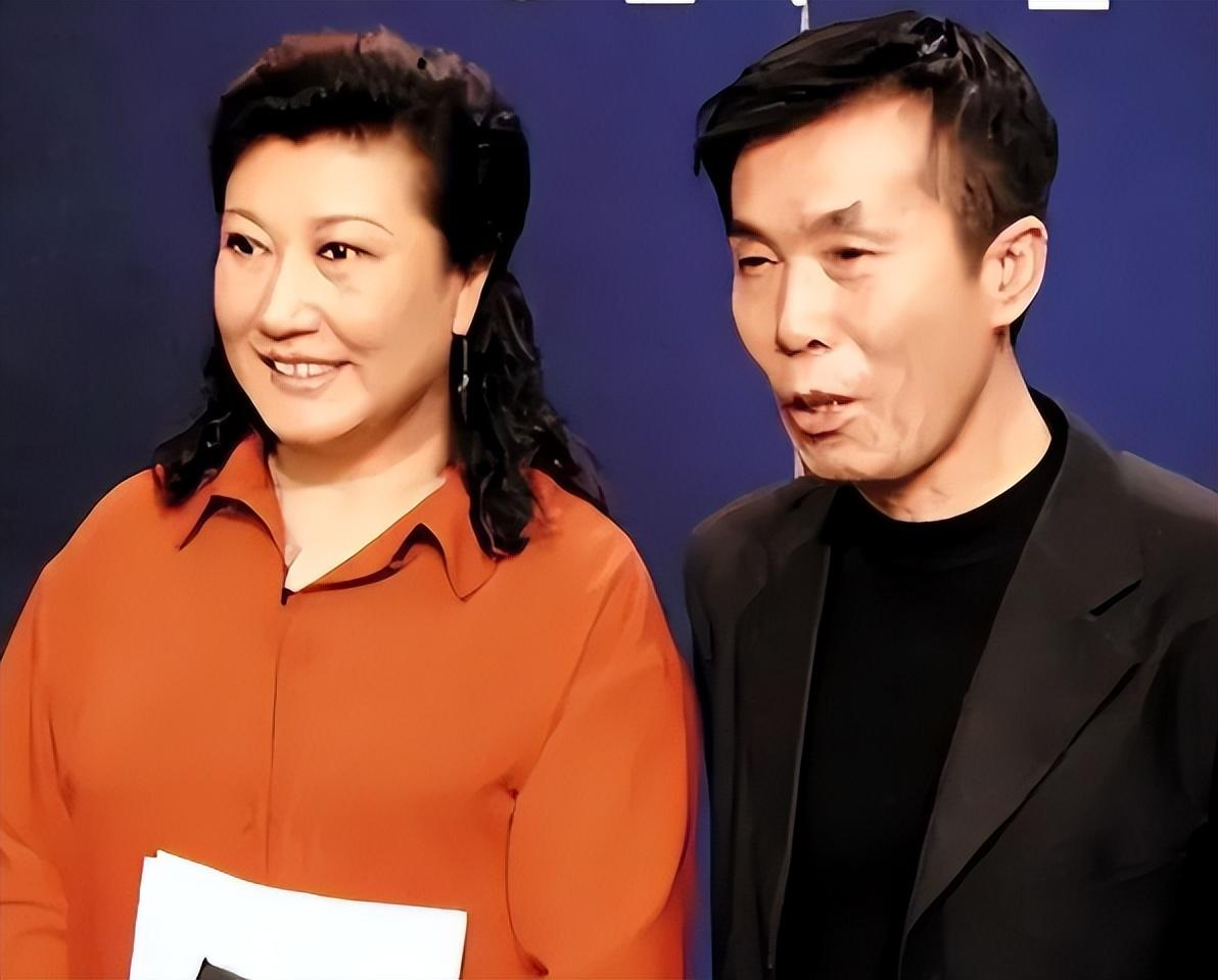 |75岁高龄的何庆魁被儿子爆料:他嫖不动了,每月1万就够花