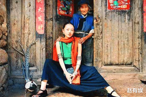 杨丽萍被曝私生活糜乱,生活全靠男助理伺候,网友:现实版老佛爷