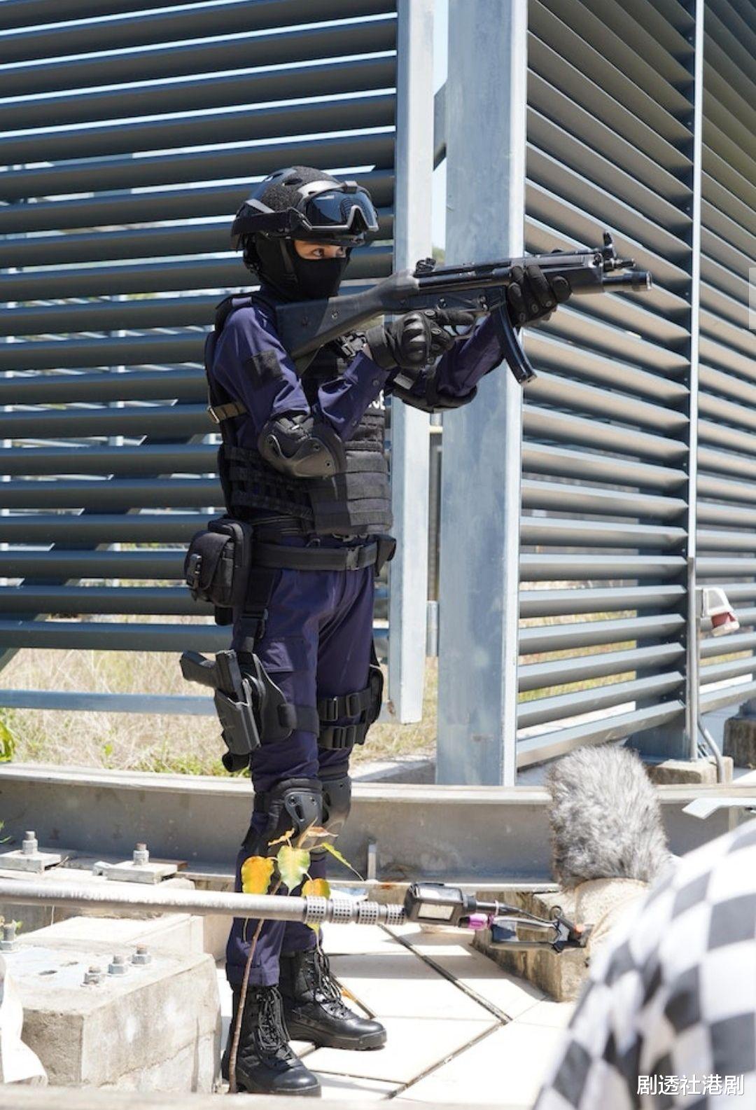 前香港名模转型实力演员，与黄宗泽情侣档，男朋友要一米八以上