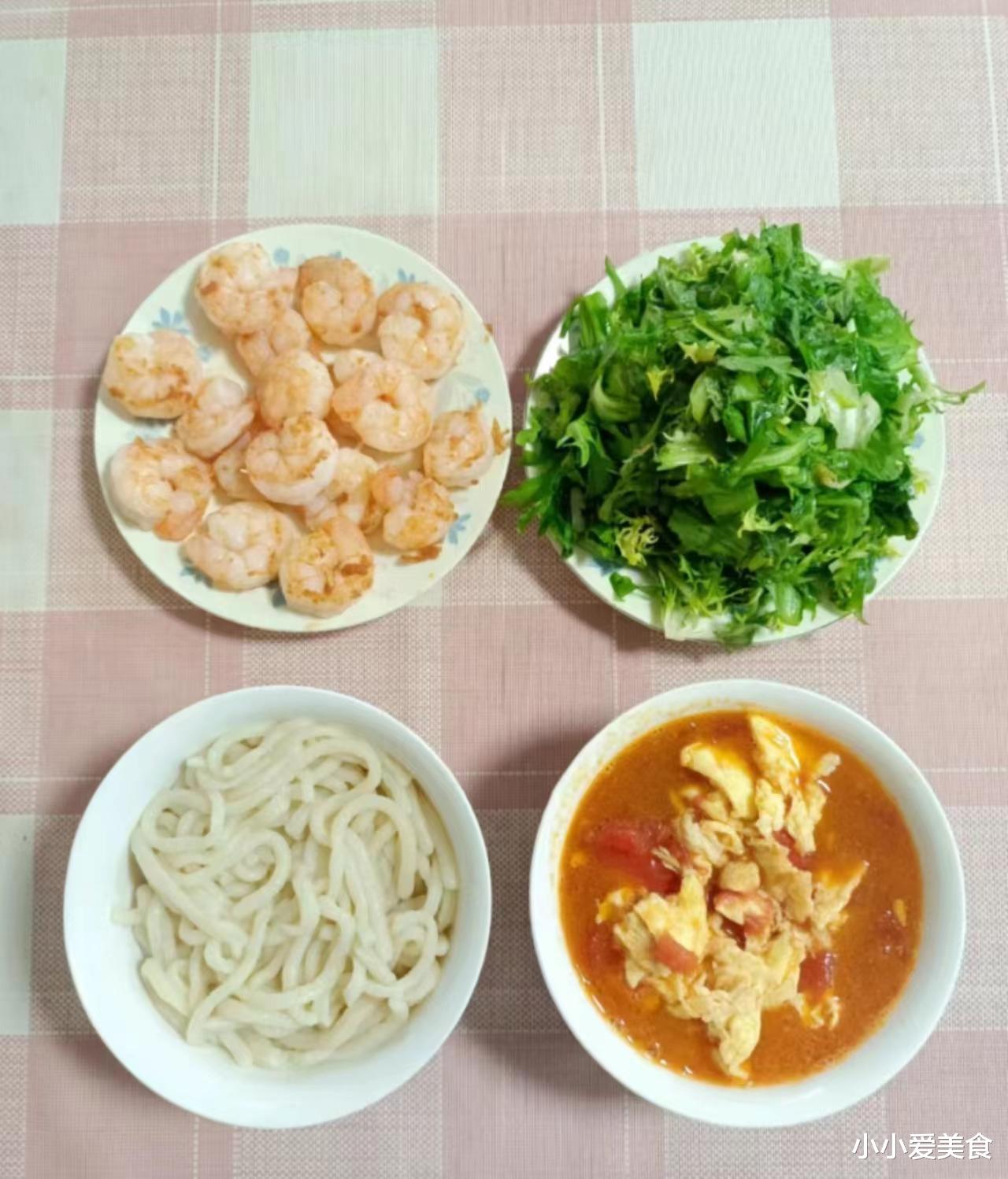 一人食|上海65岁阿姨退休回老家，晒出一人食晚餐走红，网友：活得通透