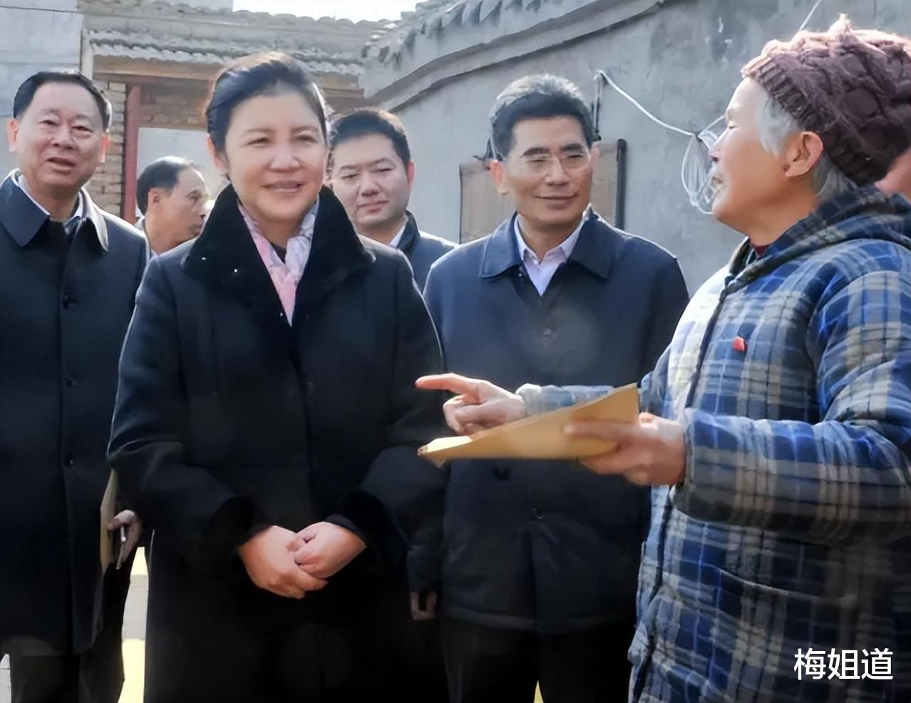 司法部|司法部新任女部长不一般，身份履历让人羡慕，是家长允许追的星