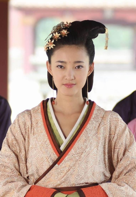 染发 带妆貌美如花，卸妆：大姐你是谁，这9位女星“素颜无人识”