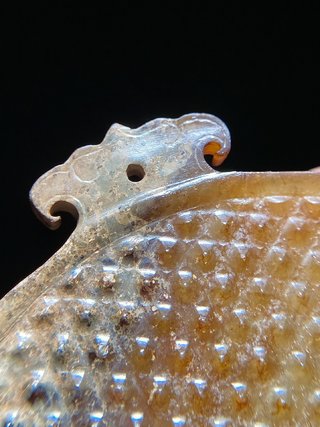 |战汉 和田玉沁色 蒲纹 出廓玉璧