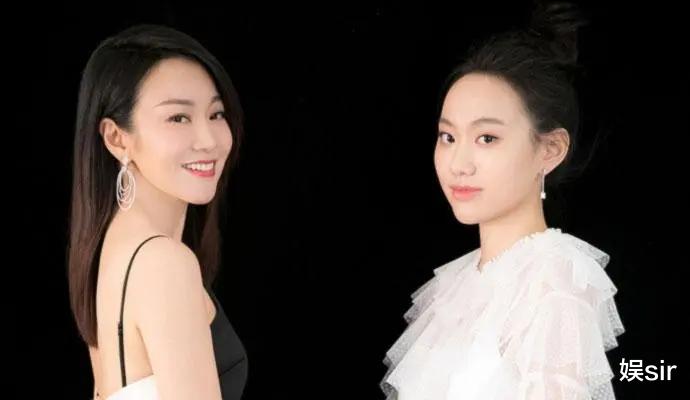 王玉雯|杨玏王玉雯恋情再添实锤,不惧10岁年龄差,手牵手画面曝光太甜蜜