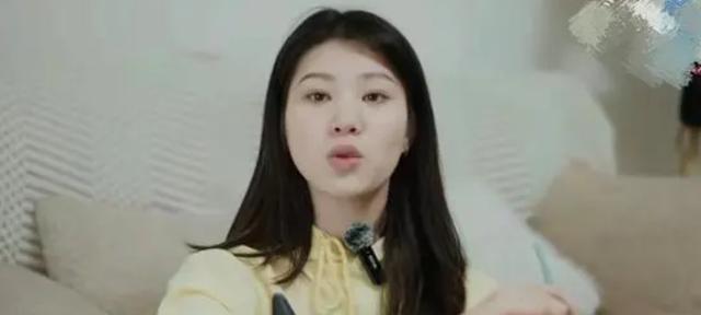 《狂飙》演员转行主播，月入不足三千发文抱怨，直言不会去打工