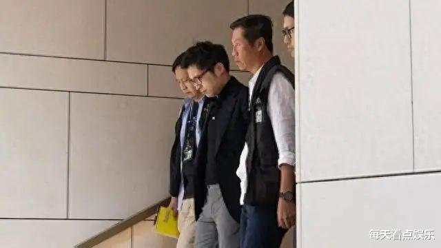 这一次,被官方带走调查的张智霖,不再被世界宽容