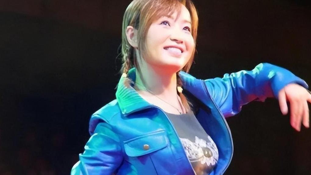 她连续4次登上春晚，被恩师夺走初夜欺骗堕胎，55岁没人敢娶