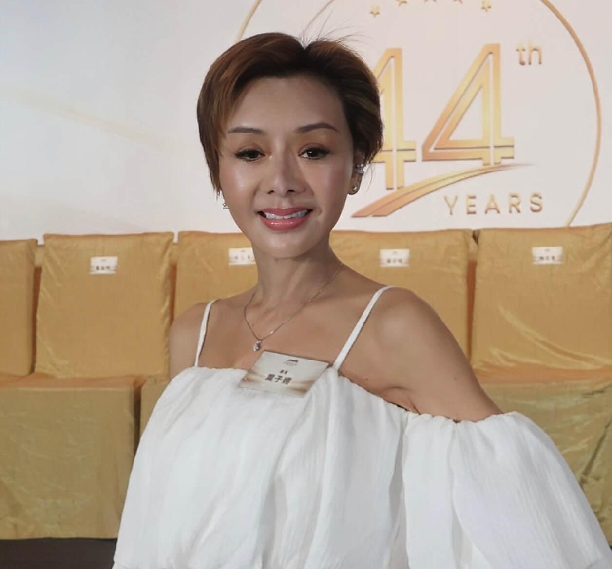 还敢说!香港男星公开“处刑”一代女神,直言:脖子以上变了样