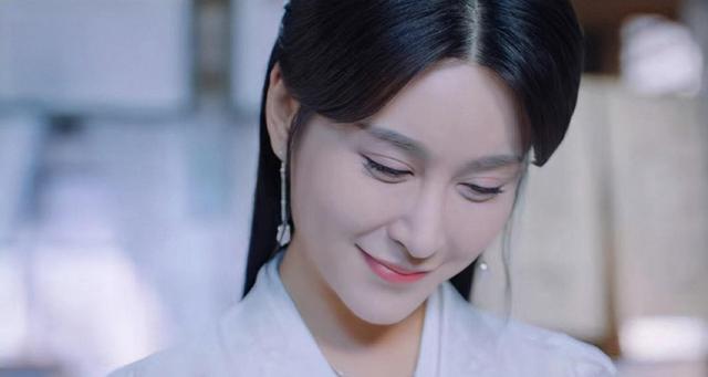 整容|“手工脸”是如何毁剧的?眼皮可捕虫、下巴能锄地,整得疼吗?