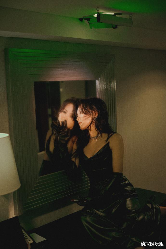 37岁何洁近照曝光,穿修身裙秀辣妈身材,瘦身近70斤后美出新高度