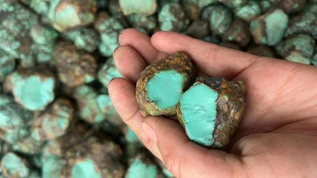 绿松石|蜡皮绿松石可以玩吗？
