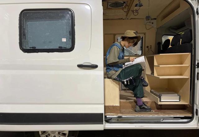 |黄雅莉过气后的生活现状,撕下了当下社会“内卷”的遮羞布