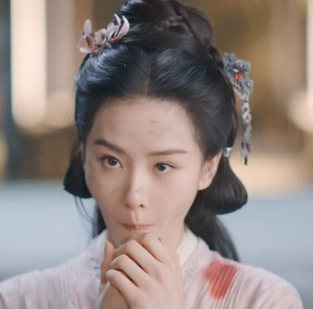 《一念关山》刘诗诗演技惹争议，假吃端着板脸装，频繁用替身露馅