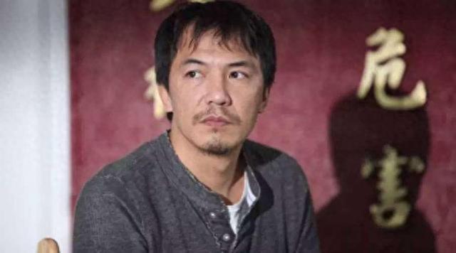 野心炸裂的赵薇消失两年后,再看她的处境,完全是自食恶果