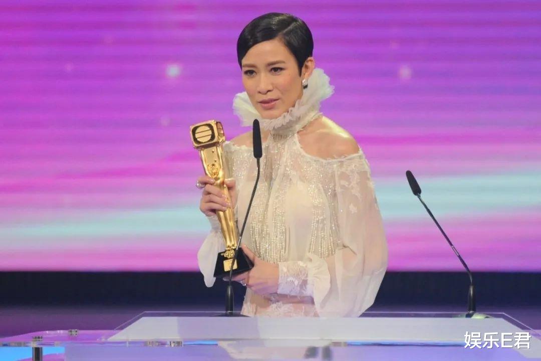 中国乒乓之绝地反击|吴启华大赞佘诗曼演技完胜黎姿,揭秘黎姿个性矜贵似公主