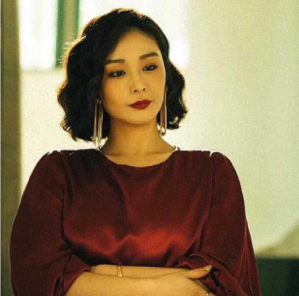 看懂《狂飙》陈书婷和程程同性恋真相,才明白陈书婷主动出轨泰叔