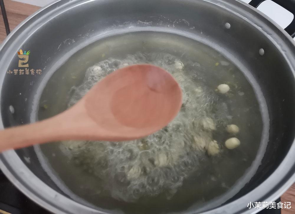 美食教程|煮绿豆汤，先浸泡和直接下锅都不对，教您1妙招，10分钟酥烂出沙