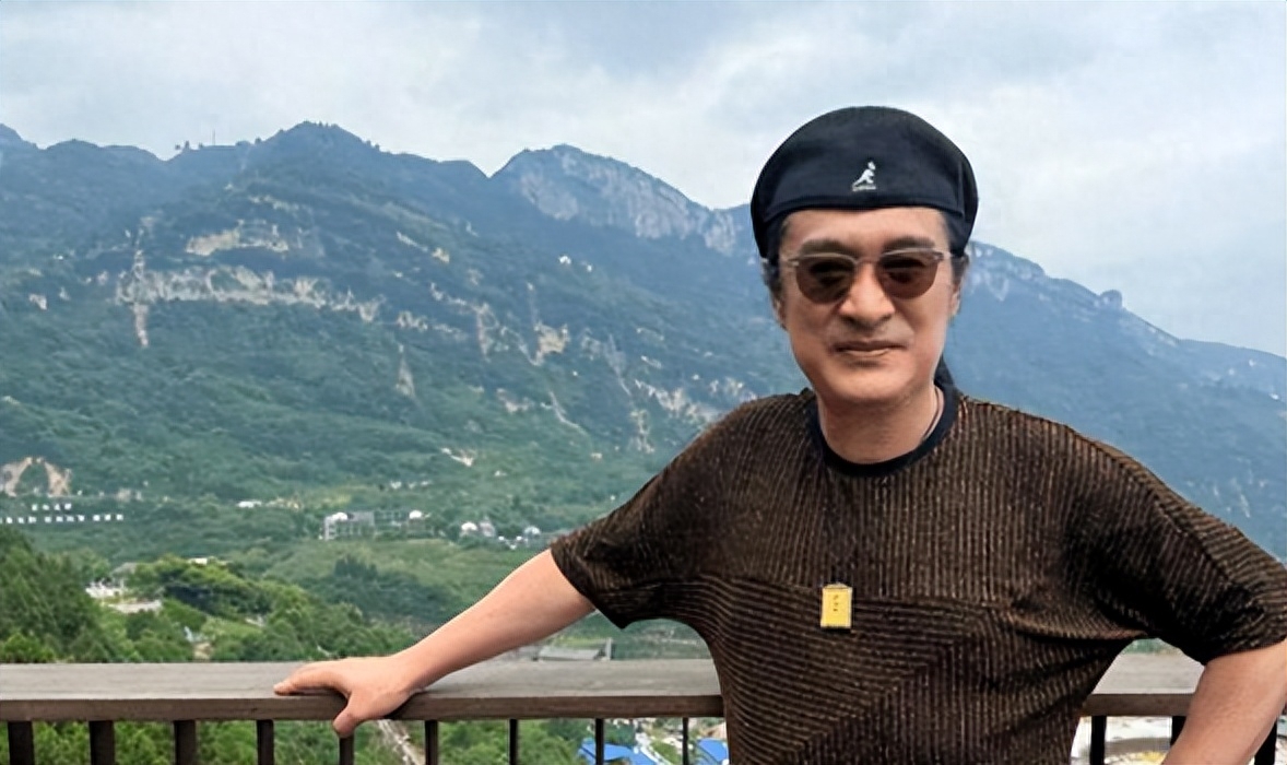 歌手黄安晒出与蔡英文结婚照,网友纷纷表示:为中国的统一而结婚