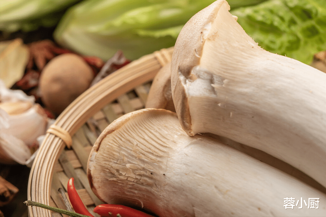 茶树菇|一补气，二补血！无论有钱没钱，建议女人要常吃，皮肤红润不显老