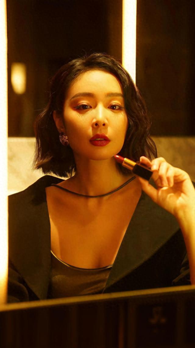 “一夜爆红”到“打回原形”,高叶只用半年,终是步了张小斐后尘