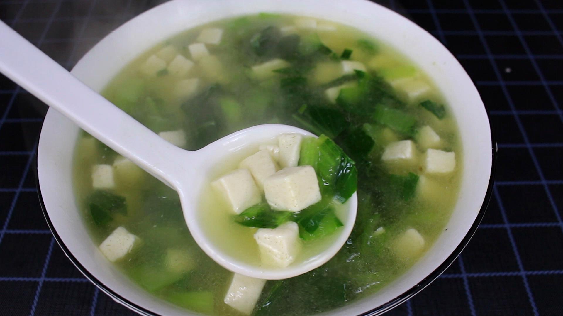 减脂|再贵也要吃，它被称为“凤尾菜”，清火又补钙，清热利尿身体好