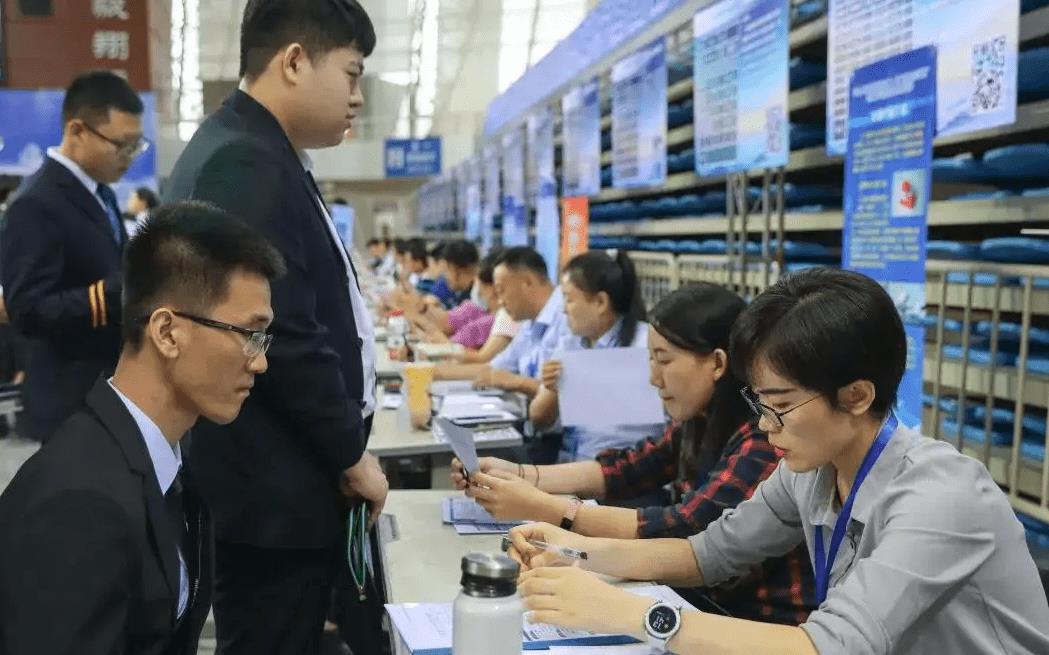 大学生|大学生有好消息,3个新政策缓解就业压力,学生开心家长也放心了