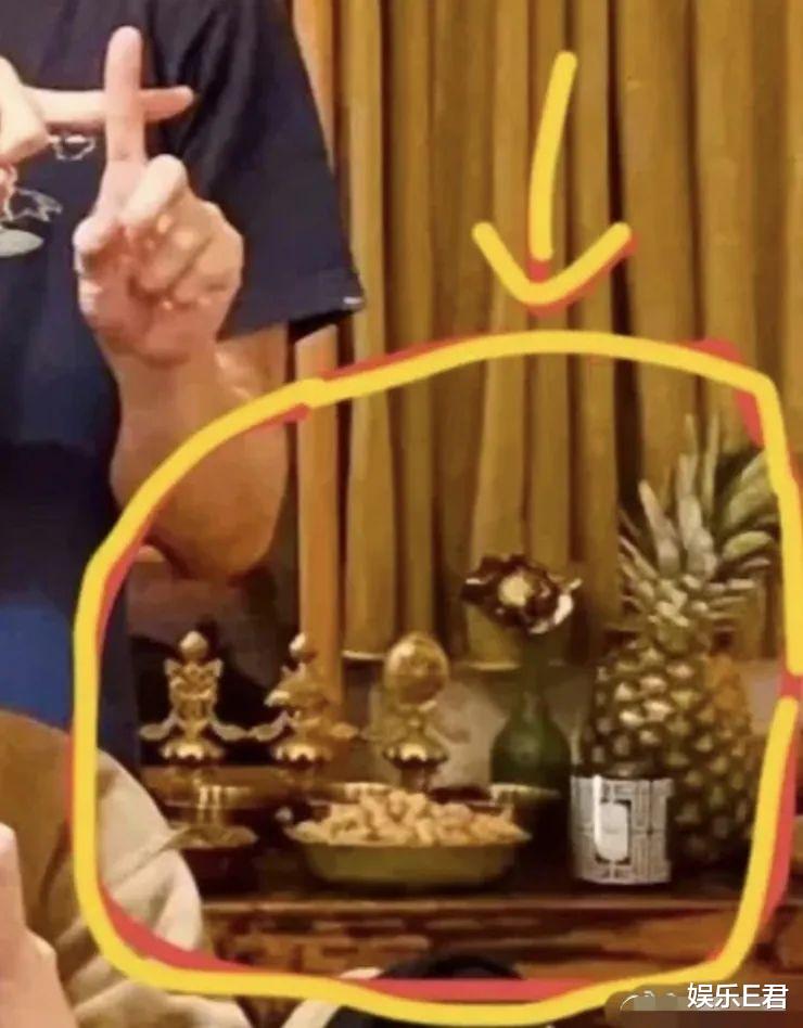 李亚鹏懒理“限高令”，照带妻女到新疆旅游，生活水平仍超常人