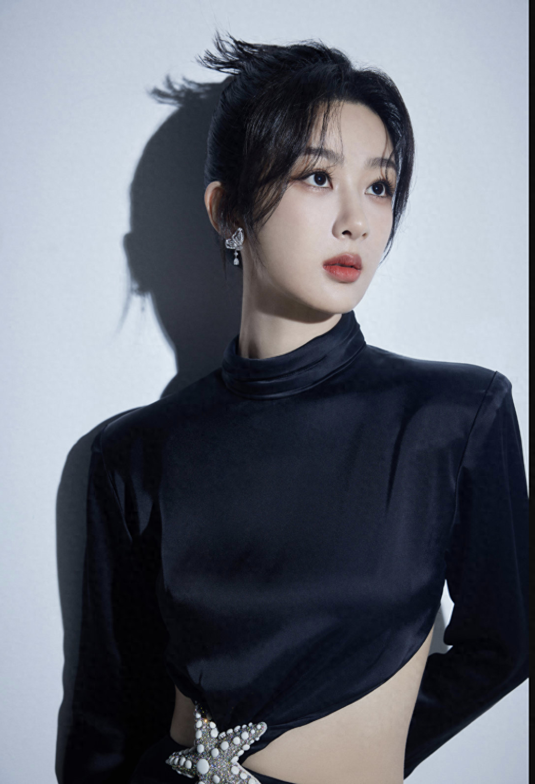 赵丽颖红裙子吸睛，关志斌帅气，张天爱性感！47岁的曾黎这次赢了