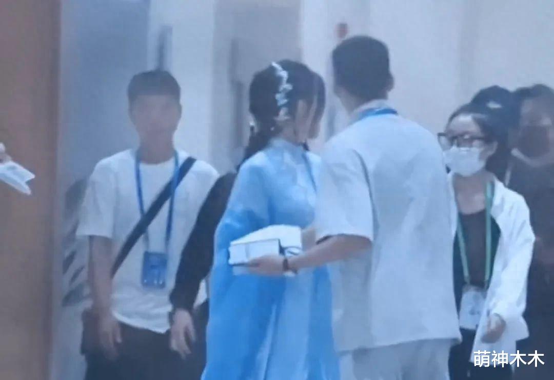 《王牌8》路透曝光,唐嫣妆造碾压新剧服化,关晓彤造型再惹争议